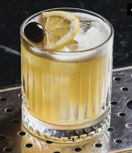 Boston Style Whisky Sour Cocktail